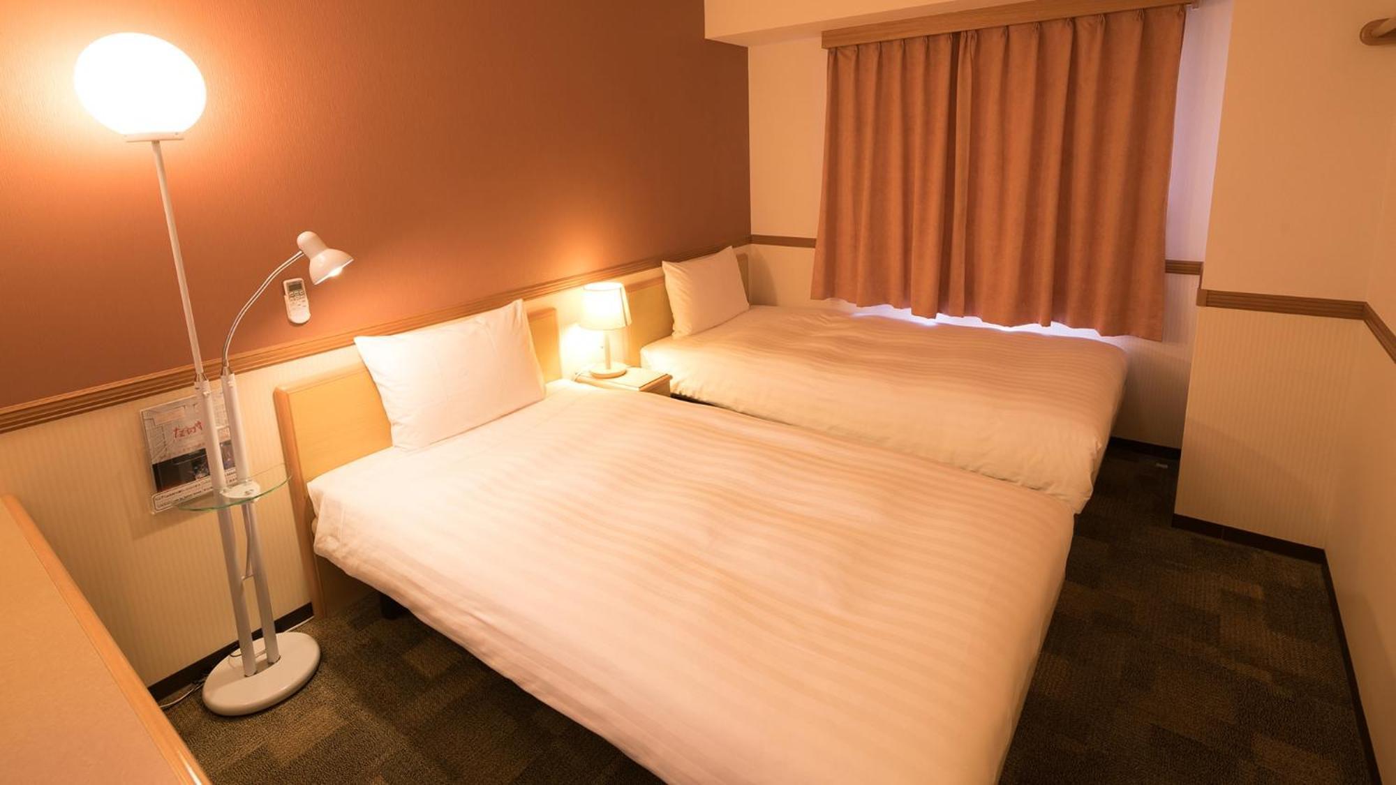 Toyoko Inn Fujisan Numazu Eki Kita Guchi No 2 Room photo